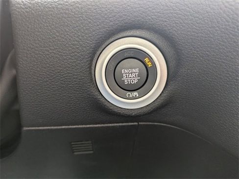 New 2026 Chrysler Pacifica Select image 27