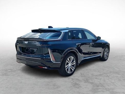 Used 2024 Cadillac Lyriq Luxury AWD/4WD image 4