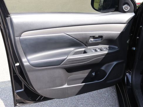 Used 2019 Mitsubishi Outlander GT AWD/4WD image 6
