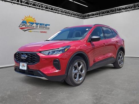 Used 2025 Ford Escape ST-Line AWD/4WD image 1