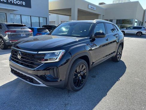 New 2026 Volkswagen Atlas Cross Sport SE FWD image 3