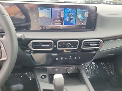 New 2026 Nissan Sentra SR w/ Floor Mat Package image 11