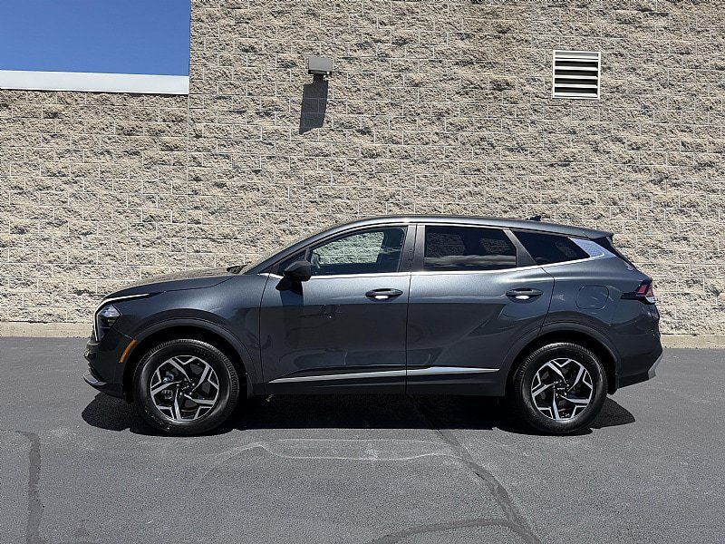 Used 2023 Kia Sportage LX AWD/4WD image 5