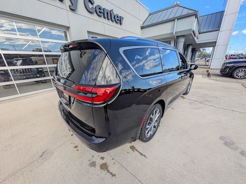 New 2026 Chrysler Pacifica Pinnacle w/ Trailer Tow Group image 5