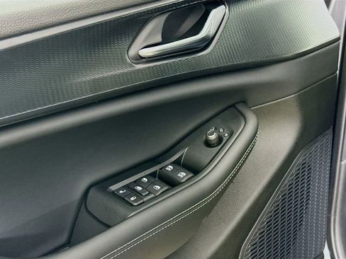 New 2025 Jeep Grand Cherokee L Altitude image 17