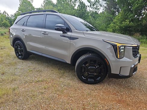 Used 2025 Kia Sorento X-Line EX AWD/4WD image 2