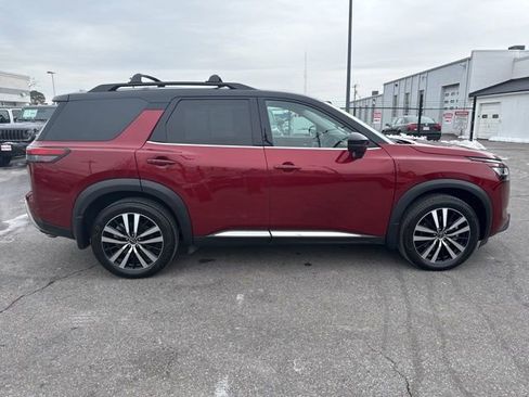 Used 2024 Nissan Pathfinder Platinum w/ Black Appearance Package image 49