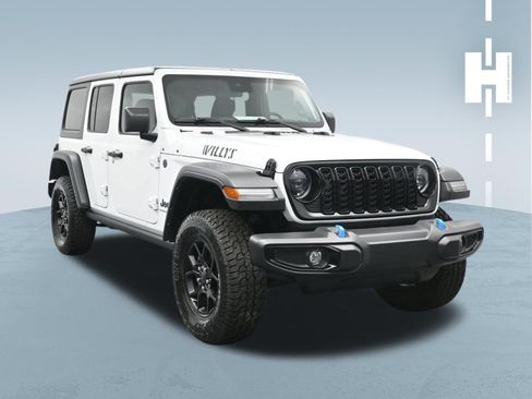 Used 2024 Jeep Wrangler Unlimited AWD/4WD image 3