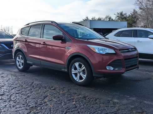 Used 2014 Ford Escape SE w/ Equipment Group 201A image 5