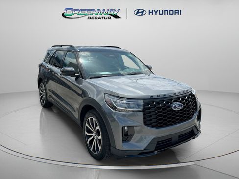 Used 2025 Ford Explorer ST-Line RWD image 2