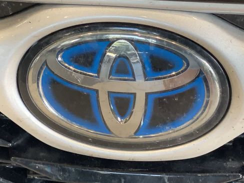 Used 2022 Toyota Highlander XLE AWD/4WD image 10