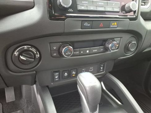 Used 2024 Nissan Frontier SV w/ Hardbody Edition AWD/4WD image 19