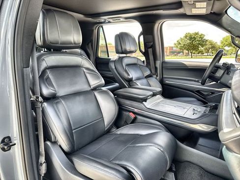 Used 2025 Lincoln Navigator Reserve w/ Jet Appearance Package AWD/4WD image 26