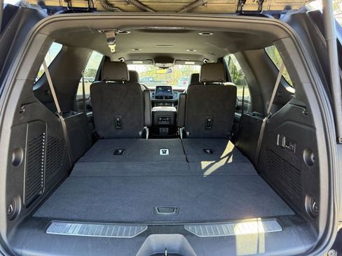 Used 2023 Chevrolet Tahoe Premier AWD/4WD image 13