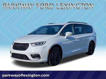 Used 2021 Chrysler Pacifica Touring w/ S Appearance Package