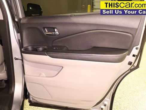 Used 2017 Honda Pilot Touring image 38