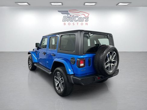 Used 2024 Jeep Wrangler Unlimited w/ Convenience Group AWD/4WD image 6