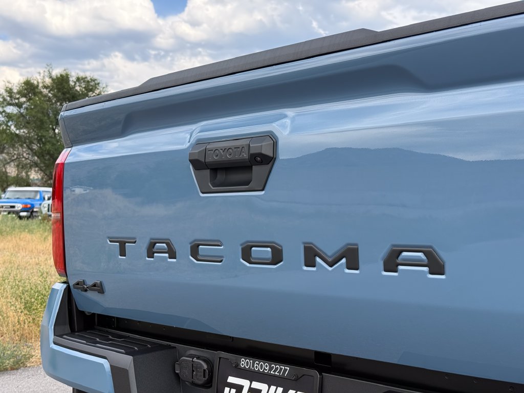 Used 2026 Toyota Tacoma SR5 AWD/4WD image 15