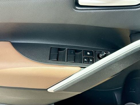 Used 2026 Toyota Corolla Cross XLE w/ Convenience Package FWD image 17