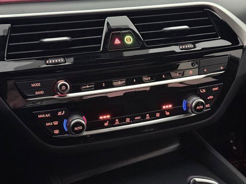 Used 2023 BMW 540i xDrive w/ M Sport Package image 35