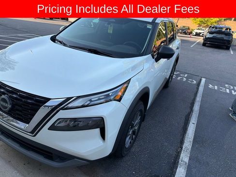 Used 2023 Nissan Rogue S FWD image 3