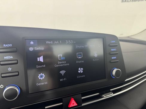 Used 2025 Hyundai Elantra SE FWD image 16