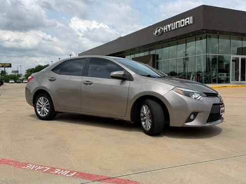 Used 2014 Toyota Corolla LE FWD image 7