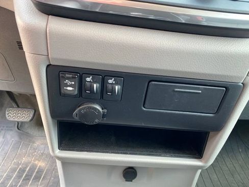 Used 2017 Toyota Sienna XLE w/ XLE Navigation Package AWD/4WD image 23