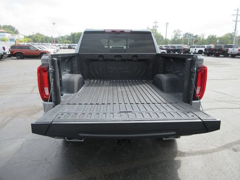Certified 2023 GMC Sierra 1500 AT4 w/ AT4 Premium Package AWD/4WD image 8