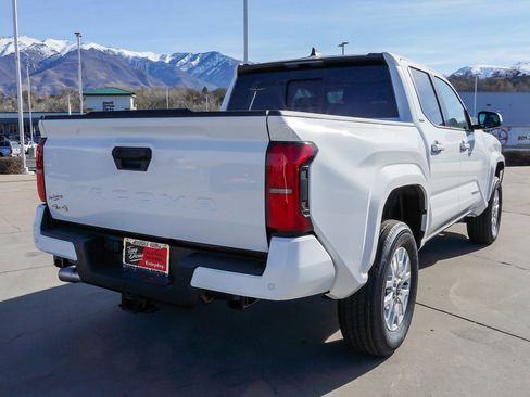 New 2026 Toyota Tacoma SR5 w/ SR5 Upgrade Package image 8