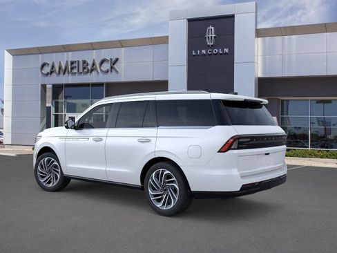 New 2026 Lincoln Navigator Reserve AWD/4WD image 4