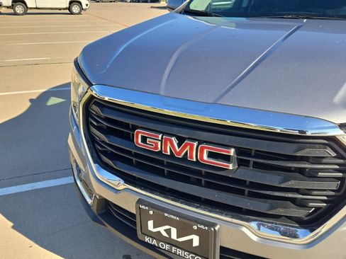 Used 2024 GMC Terrain SLE image 10