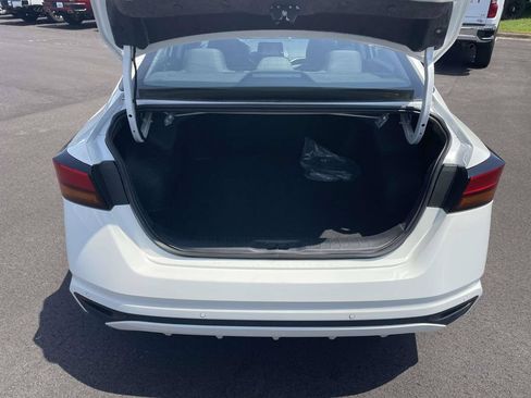 Used 2025 Nissan Altima 2.5 S FWD image 10