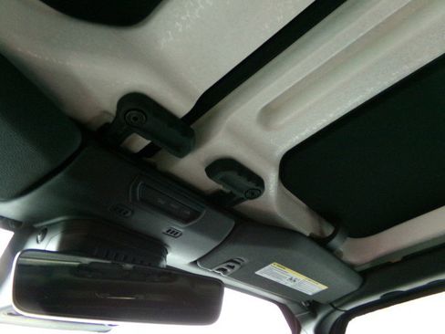 Used 2020 Jeep Wrangler Unlimited Sahara image 23