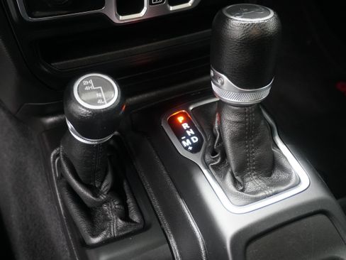 Used 2019 Jeep Wrangler Unlimited Sport S AWD/4WD image 22