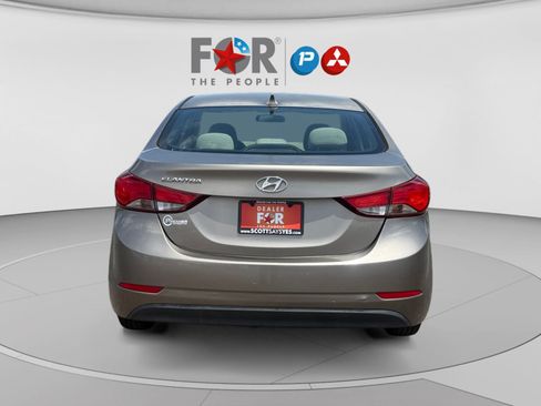 Used 2015 Hyundai Elantra SE FWD image 4
