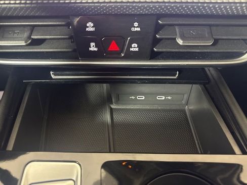 Certified 2024 Volkswagen Atlas SE w/ Panoramic Sunroof Package image 17