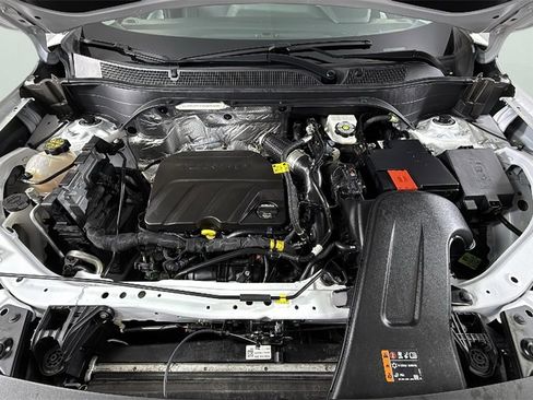 Used 2025 Chevrolet Trax LT image 35