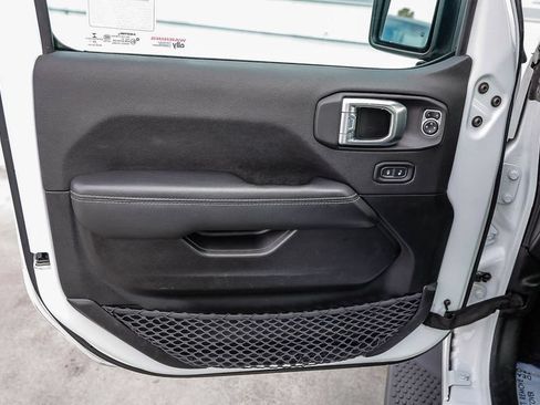 Used 2023 Jeep Wrangler Unlimited Sahara AWD/4WD image 25