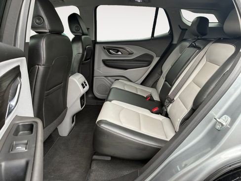Used 2023 GMC Terrain SLT w/ Infotainment Package II FWD image 13