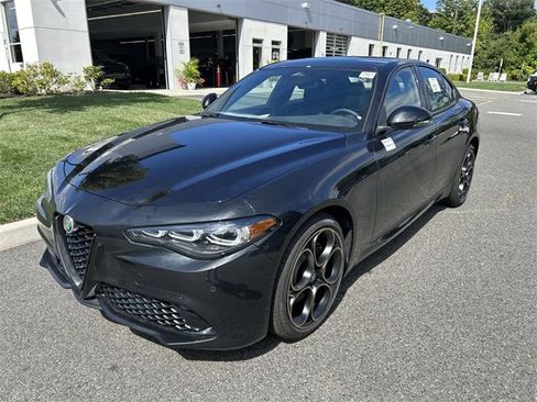 New 2025 Alfa Romeo Giulia AWD w/ Driving Assist Package image 4