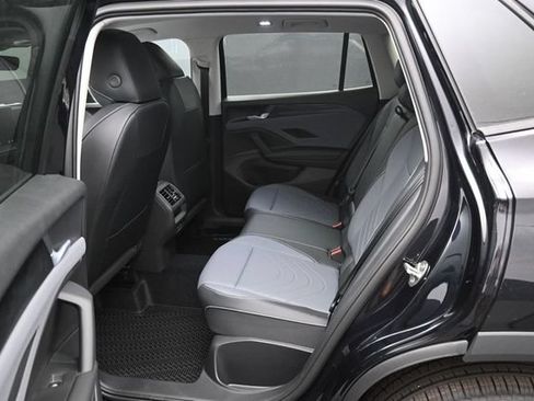 New 2026 Volkswagen Tiguan SE AWD/4WD image 11
