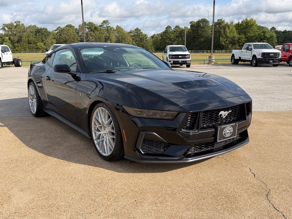Used 2025 Ford Mustang GT RWD image 11