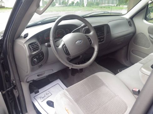 Used 2003 Ford F150 XLT RWD image 8