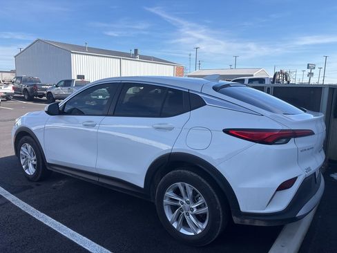 Used 2025 Buick Envista Preferred w/ Convenience I Package image 8