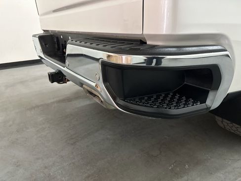 Used 2021 Chevrolet Silverado 1500 LTZ w/ LTZ Premium Package AWD/4WD image 7