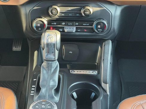 Used 2024 Ford Bronco Outer Banks image 13