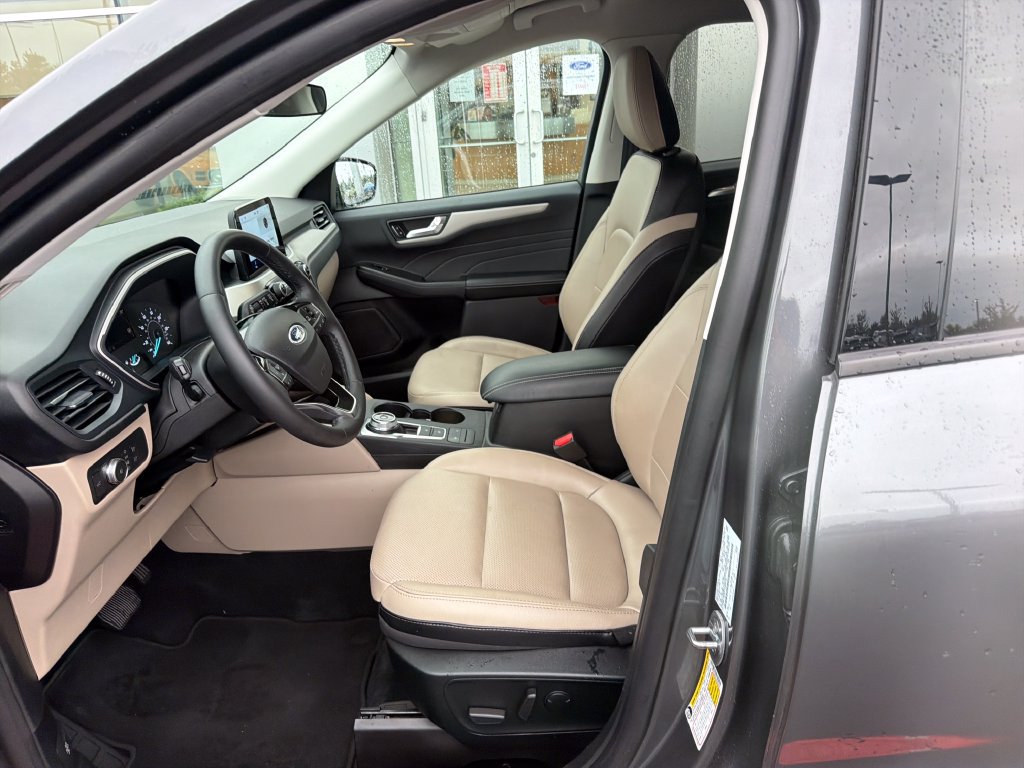 Used 2022 Ford Escape SEL AWD/4WD image 9