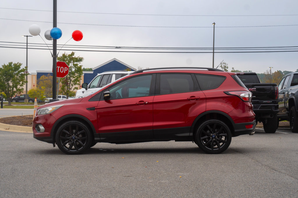 Used 2017 Ford Escape Titanium FWD image 4