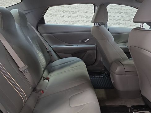 Certified 2025 Hyundai Elantra Sport FWD image 9